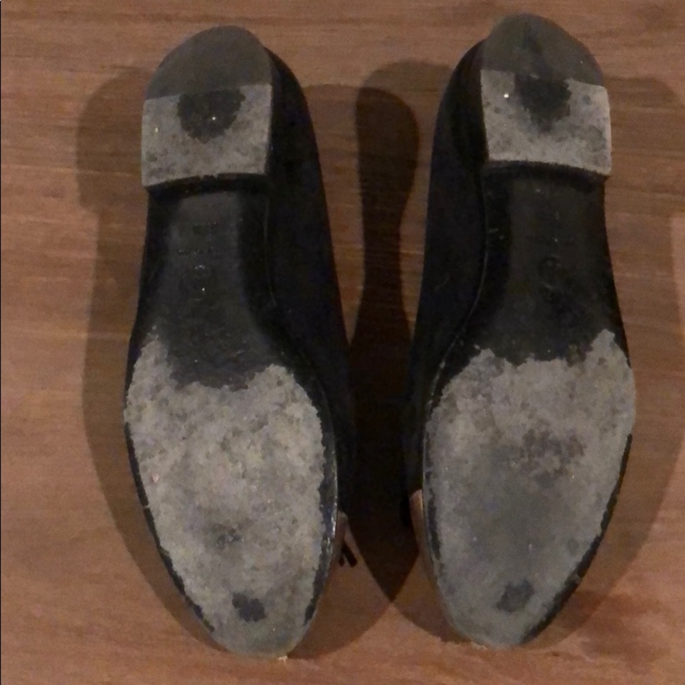 CHANEL Leather Cap Ballet Flats in Black & Gold - Picture 3 of 4